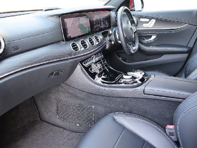 MERCEDES BENZ E-Class sedan
