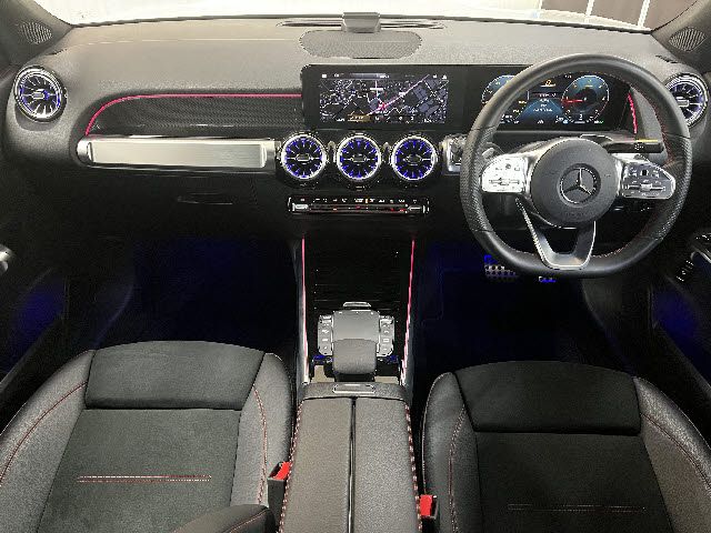 MERCEDES BENZ GLB