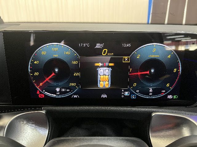 MERCEDES BENZ GLB