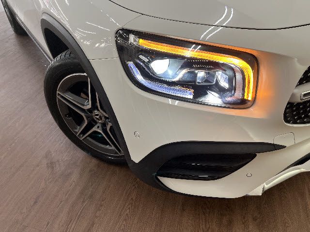 MERCEDES BENZ GLB