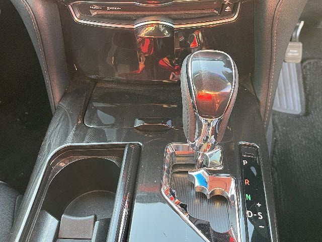 CROWN sedan hybrid