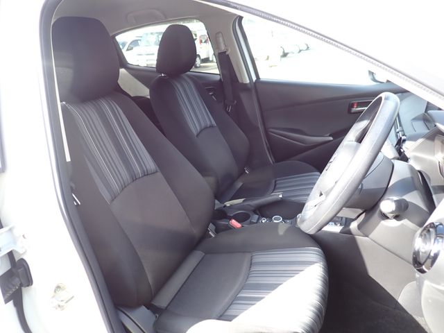 MAZDA2