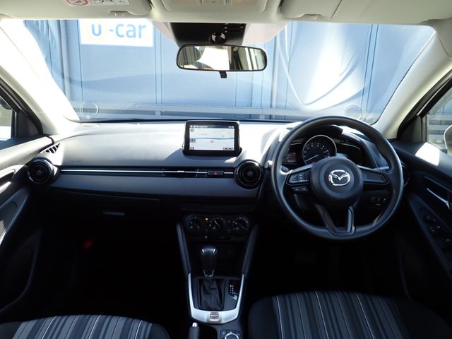 MAZDA2