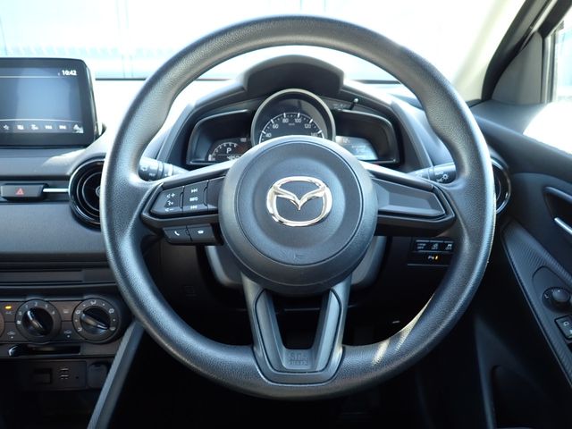 MAZDA2