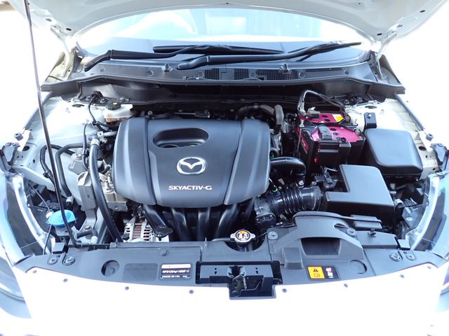 MAZDA2