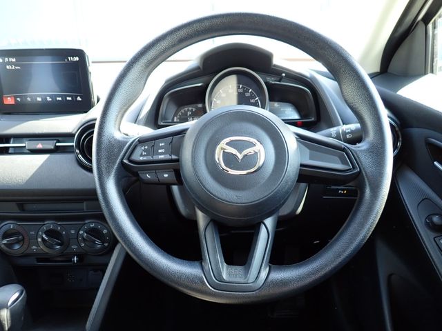 MAZDA2