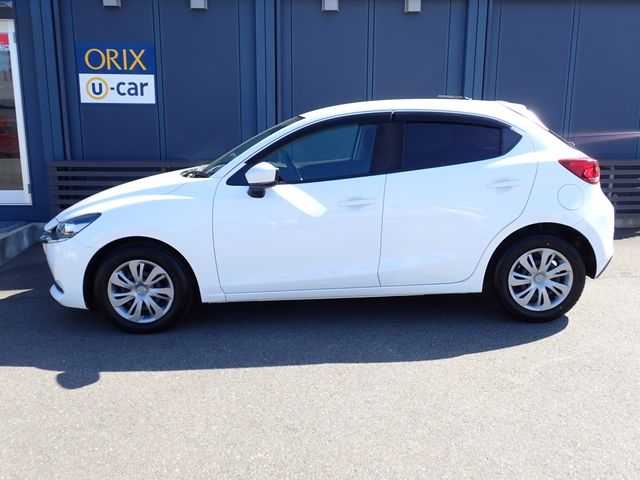 MAZDA2
