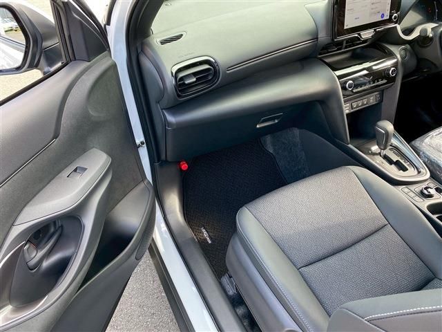 YARIS CROSS