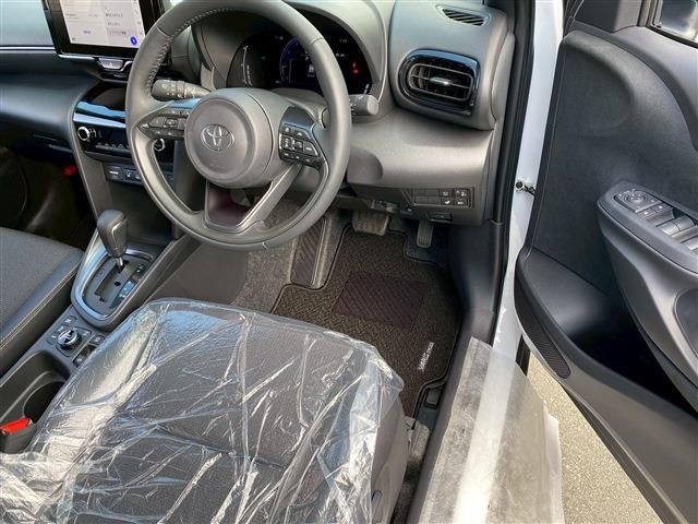 YARIS CROSS