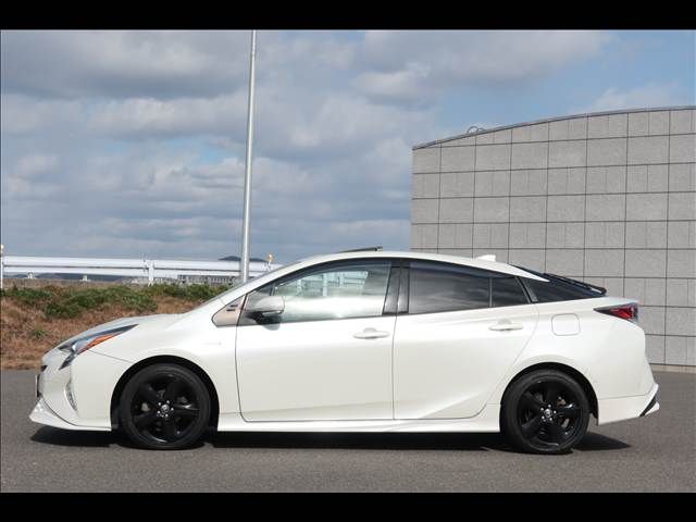 PRIUS 4WD