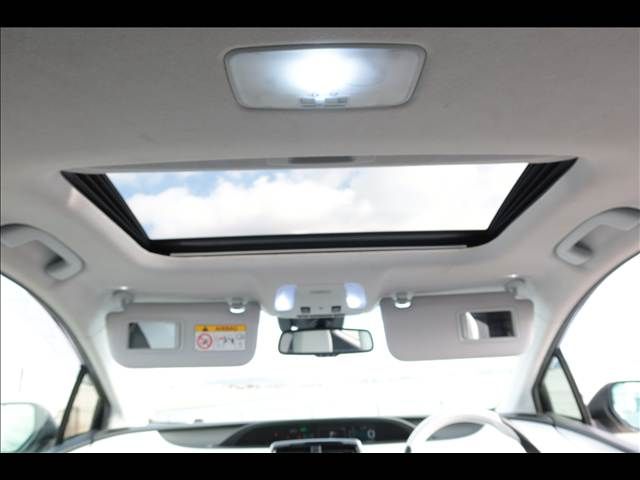 PRIUS 4WD