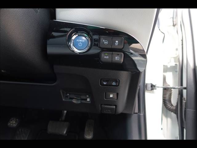 PRIUS 4WD