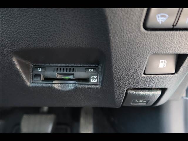 PRIUS 4WD