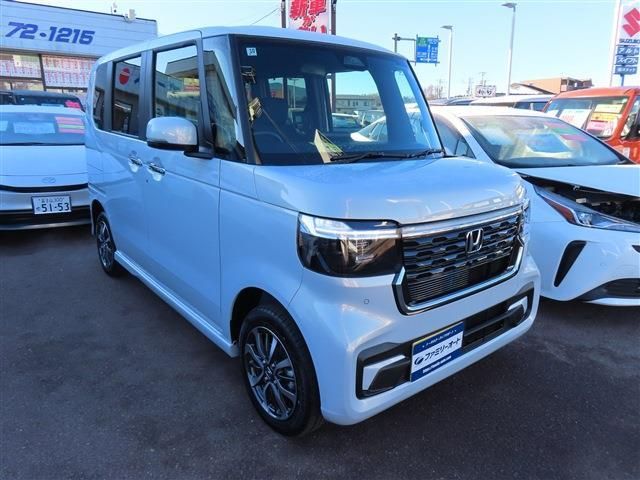 N-BOX CUSTOM 4WD