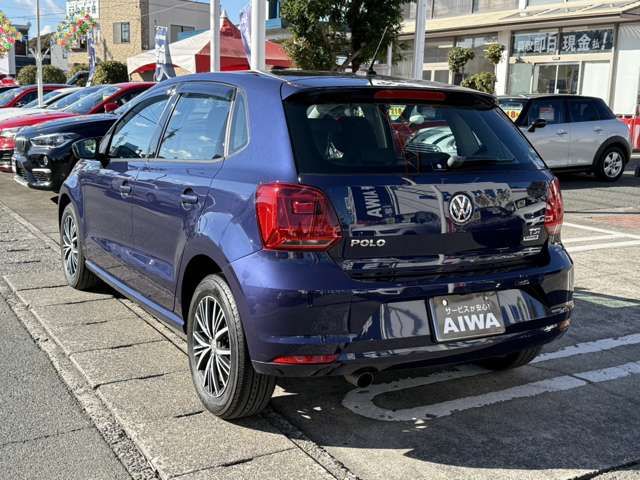 VOLKSWAGEN POLO