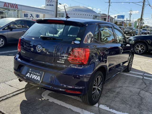 VOLKSWAGEN POLO
