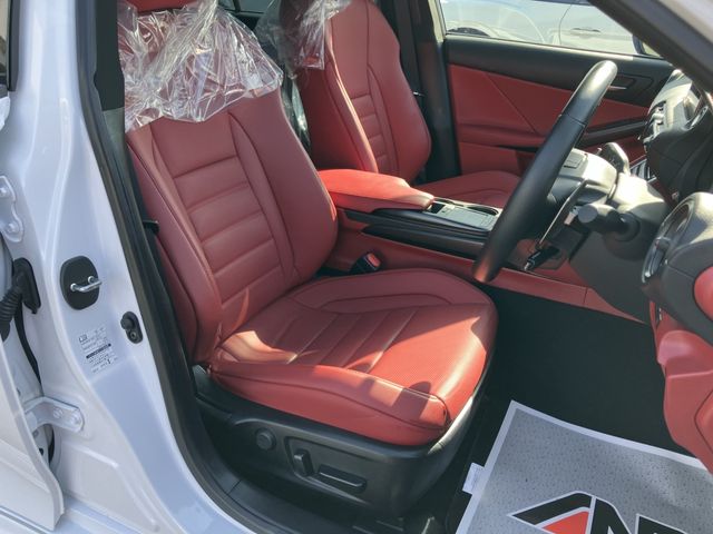 LEXUS IS300h