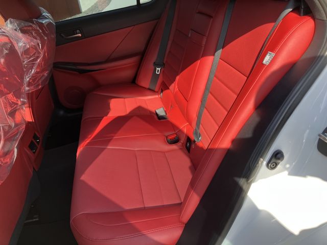 LEXUS IS300h