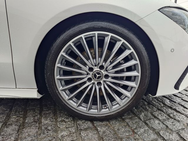 MERCEDES BENZ CLA Shooting Brake