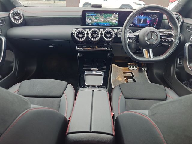 MERCEDES BENZ CLA Shooting Brake