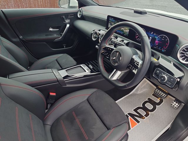 MERCEDES BENZ CLA Shooting Brake
