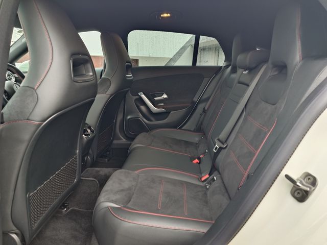 MERCEDES BENZ CLA Shooting Brake