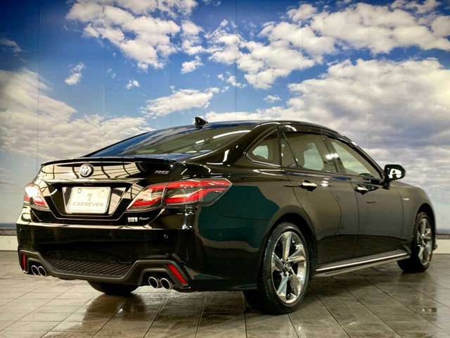 CROWN sedan hybrid 4WD