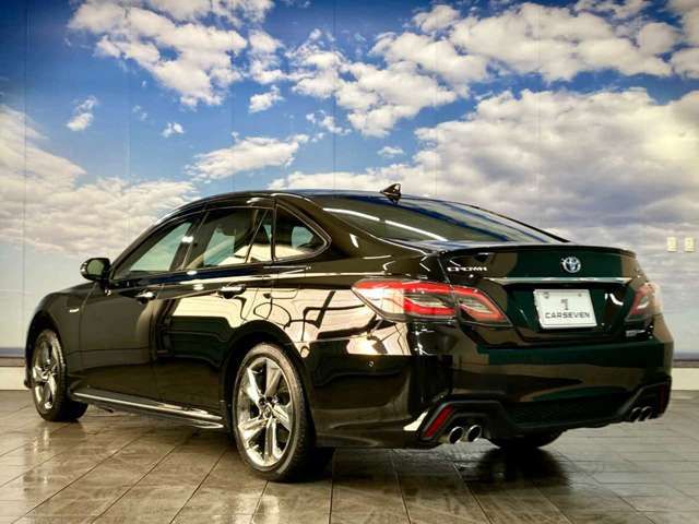 CROWN sedan hybrid 4WD