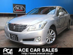 CROWN sedan