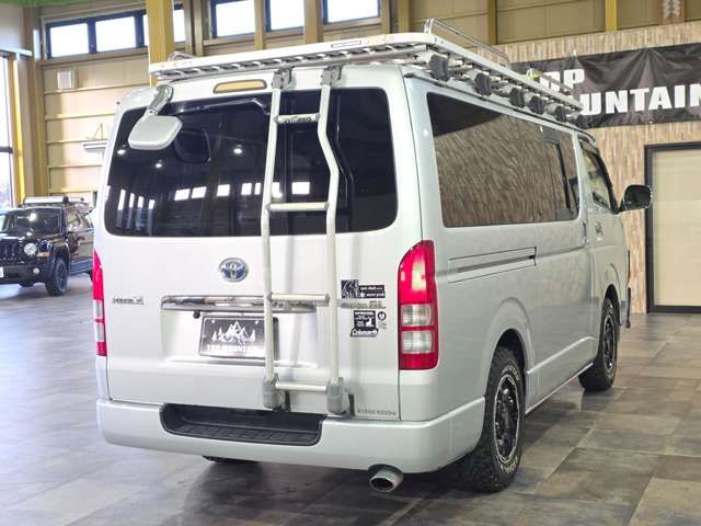 HIACE van 2WD