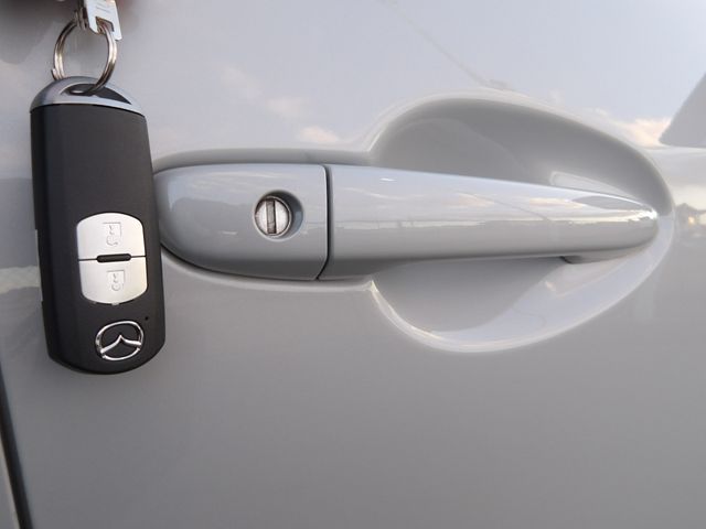 MAZDA2