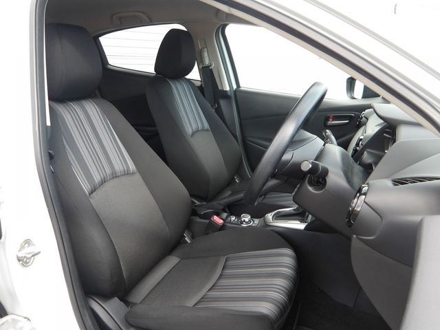 MAZDA2