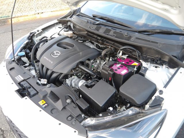 MAZDA2