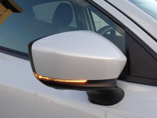 MAZDA2