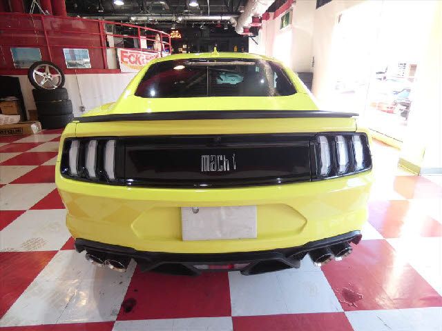 FORD MUSTANG