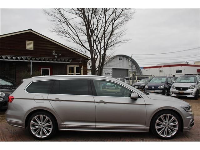 VOLKSWAGEN PASSAT VARIANT