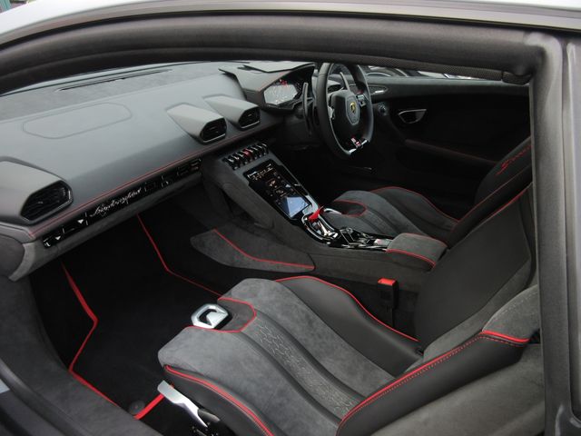 LAMBORGHINI HURACAN