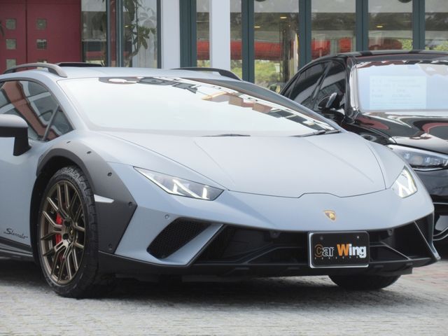 LAMBORGHINI HURACAN
