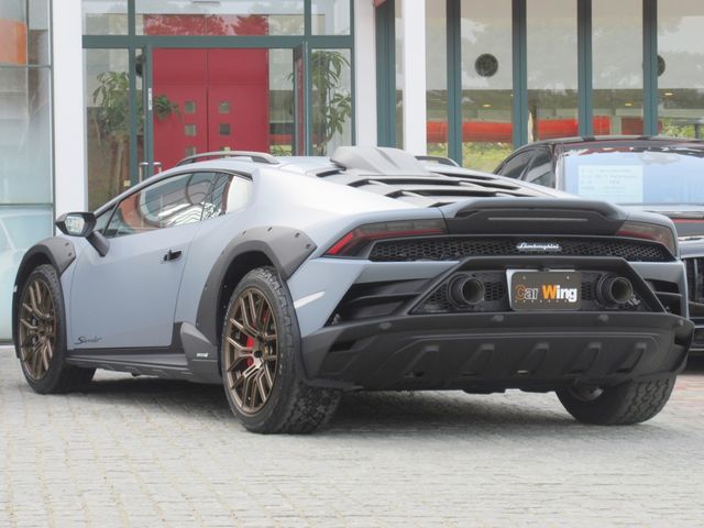 LAMBORGHINI HURACAN
