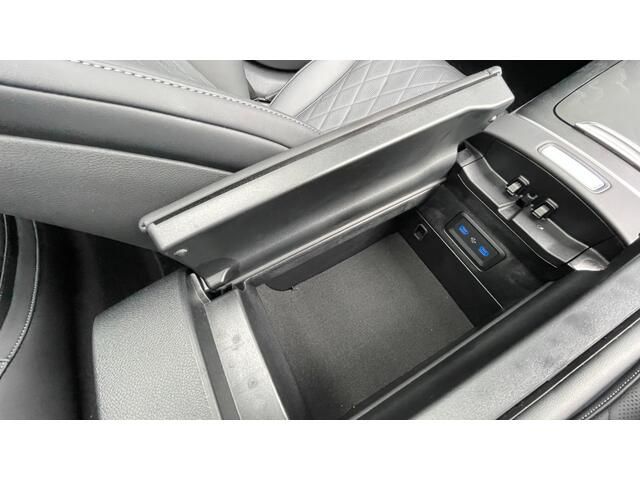 MERCEDES BENZ E class sedan