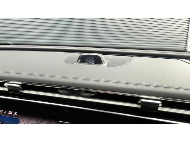 MERCEDES BENZ E class sedan