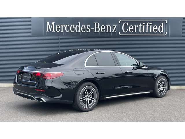 MERCEDES BENZ E class sedan
