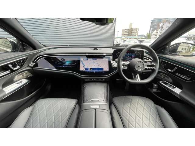 MERCEDES BENZ E class sedan