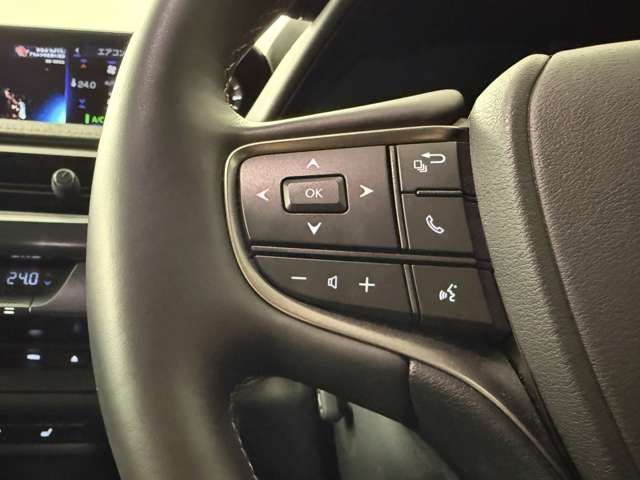 LEXUS UX200