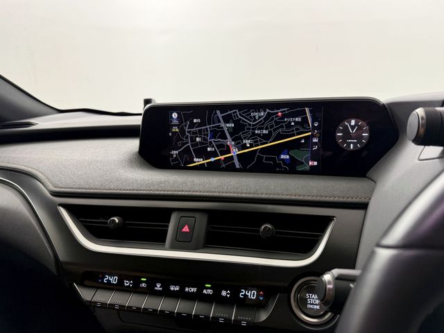 LEXUS UX200