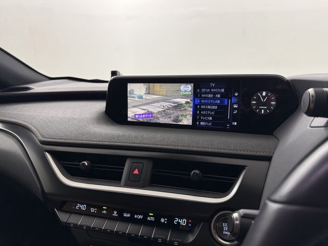 LEXUS UX200