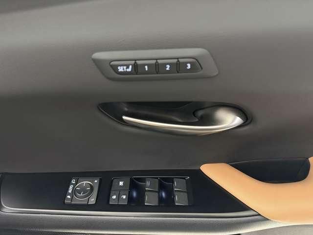 LEXUS UX200