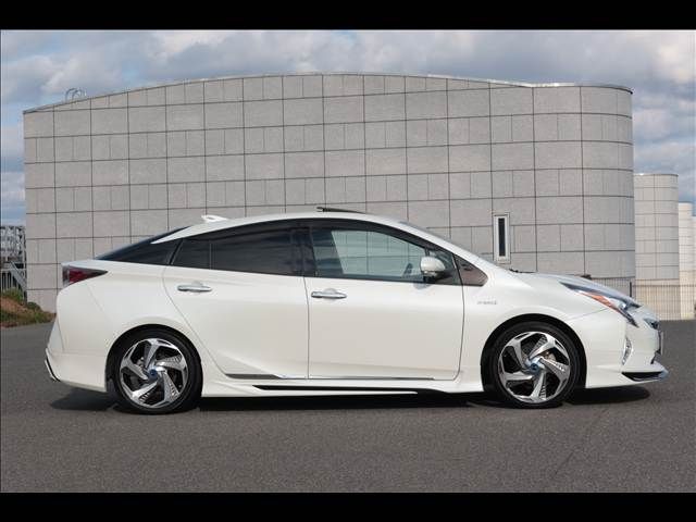 PRIUS 4WD