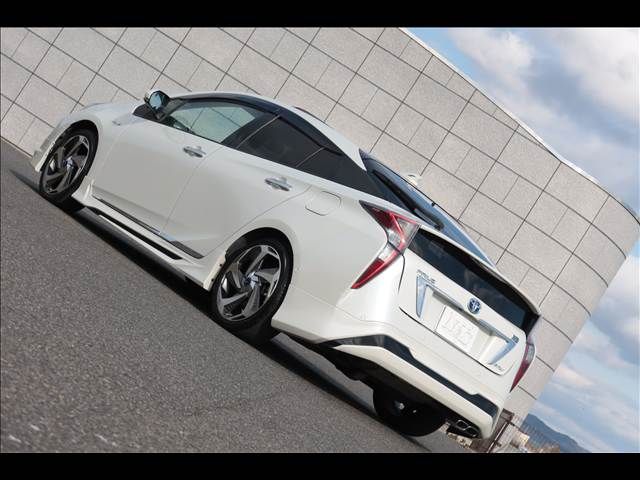 PRIUS 4WD