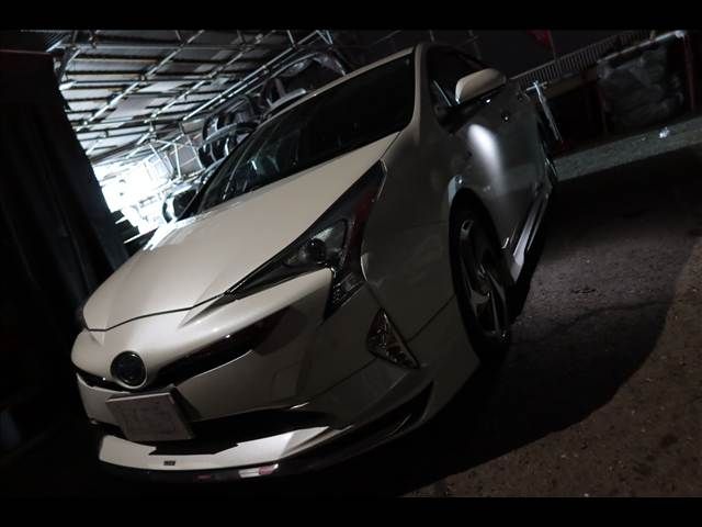 PRIUS 4WD